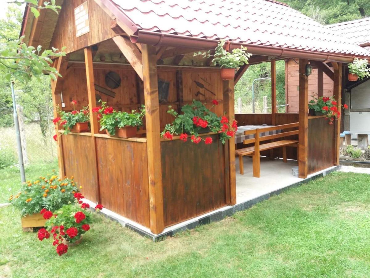 Vila Domacinstvo Ubovic Sipovo Exteriér fotografie