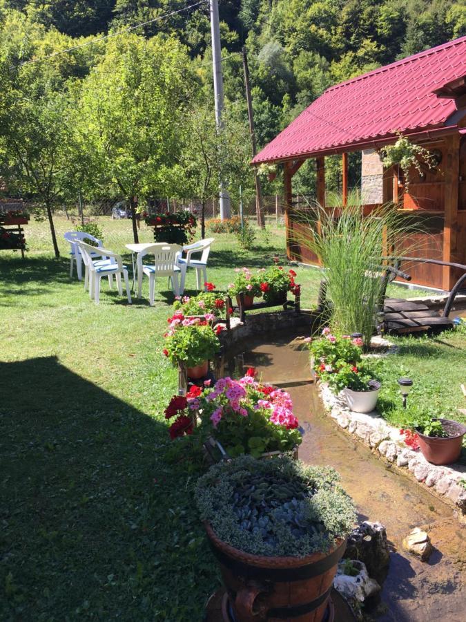 Vila Domacinstvo Ubovic Sipovo Exteriér fotografie